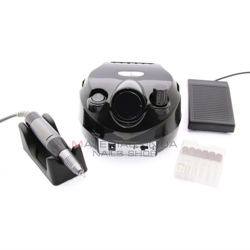 Апарат для манікюру і педикюру BEE NAILS, 202D, з дисплеєм, 65w, 45000 об, чорний Апарат для манікюру і педикюру BEE NAILS, 202D, з дисплеєм, 65w, 45000 об, чорний