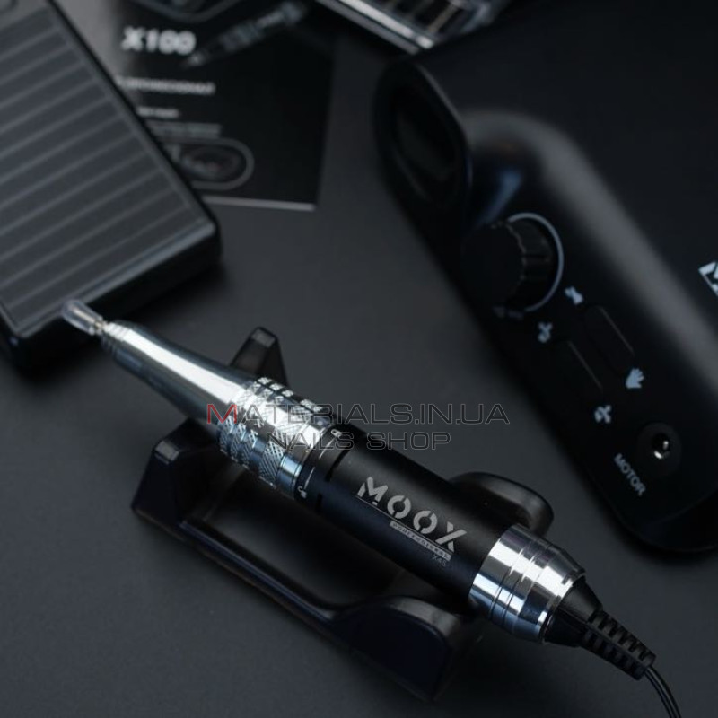 Фрезер Мокс X100 (Black) на 45 000 об/хв. та 70W. для манікюру та педикюру Фрезер Мокс X100 (Black) на 45 000 об/хв. та 70W. для манікюру та педикюру