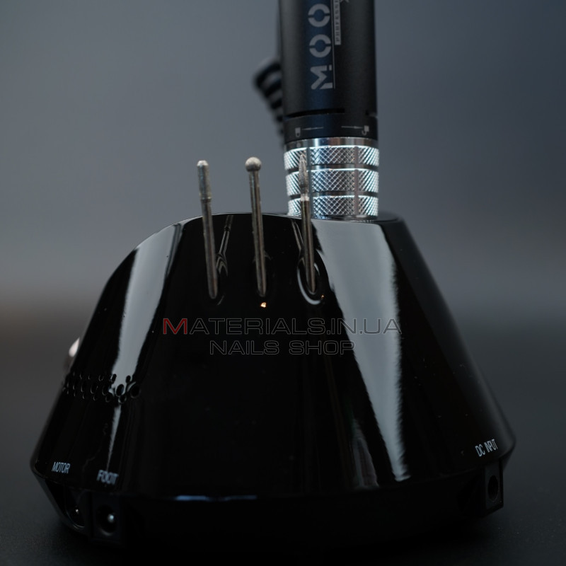 Фрезер Мокс X805 (Black) на 55 000 об./мин. и 80W. для маникюра и педикюра Фрезер Мокс X805 (Black) на 55 000 об./мин. и 80W. для маникюра и педикюра