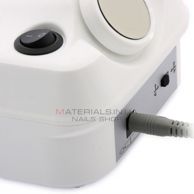 Апарат для манікюру та педикюру BN-335 Bee Nails, 45000 об. 65Вт, white Апарат для манікюру та педикюру BN-335 Bee Nails, 45000 об. 65Вт, white