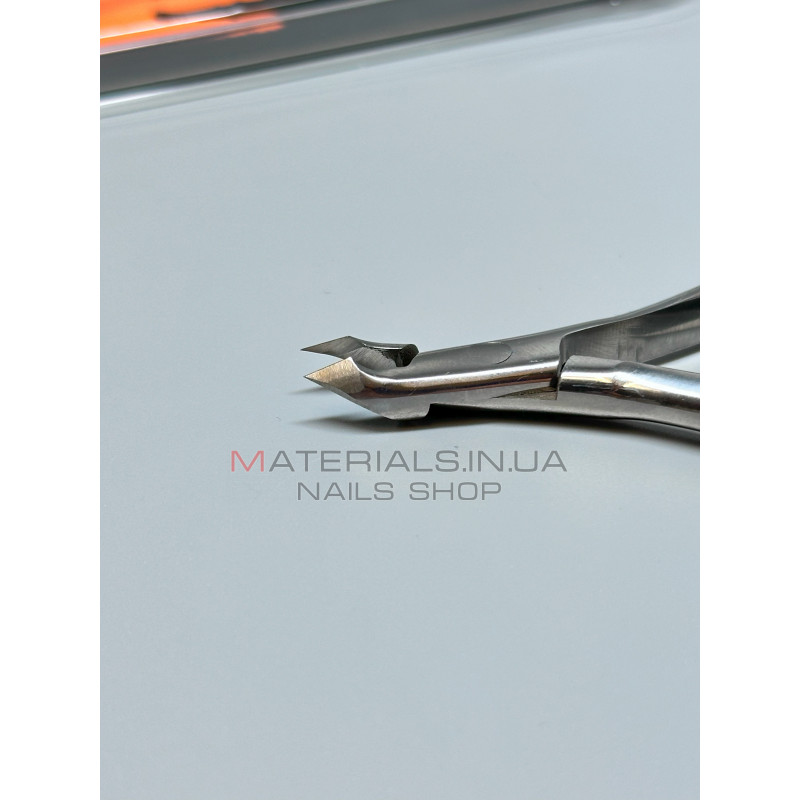 Кусачки для манікюру Bee Nails B1