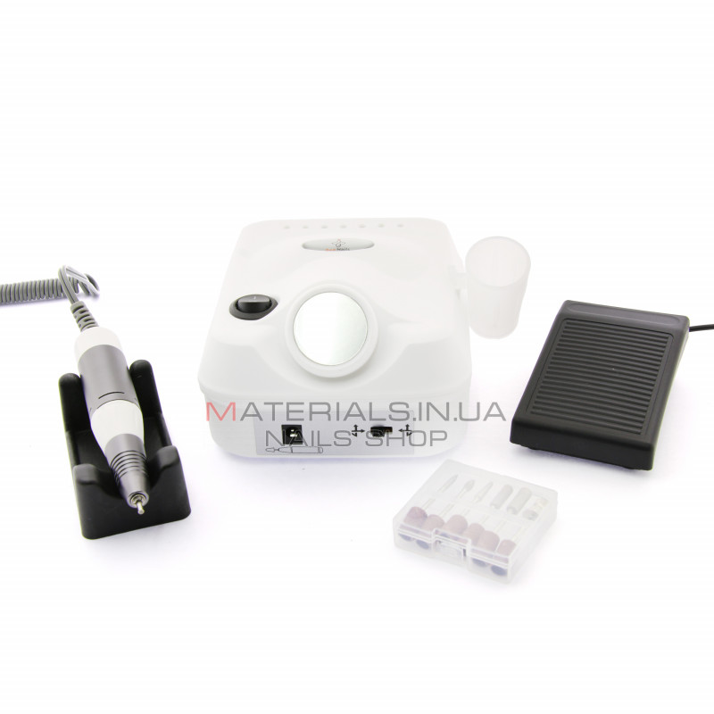 Апарат для манікюру та педикюру BN-335 Bee Nails, 45000 об. 65Вт, white Апарат для манікюру та педикюру BN-335 Bee Nails, 45000 об. 65Вт, white