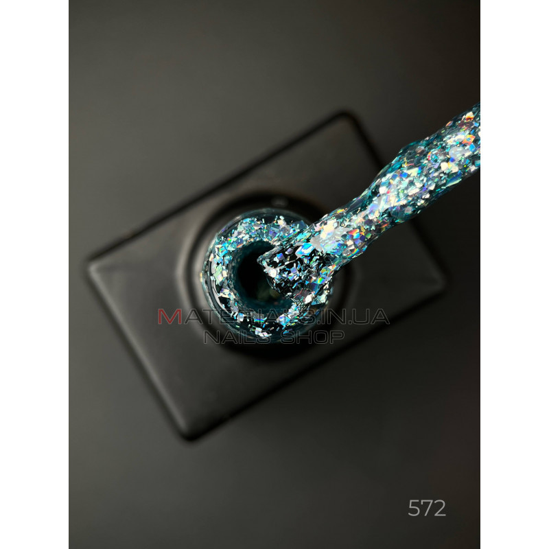 Гель лак Clow Glitter 572 Дизайнер (9мл.) - с хлопьями хамелеон разных размеров и глиттером Гель лак Clow Glitter 572 Дизайнер (9мл.) - с хлопьями хамелеон разных размеров и глиттером